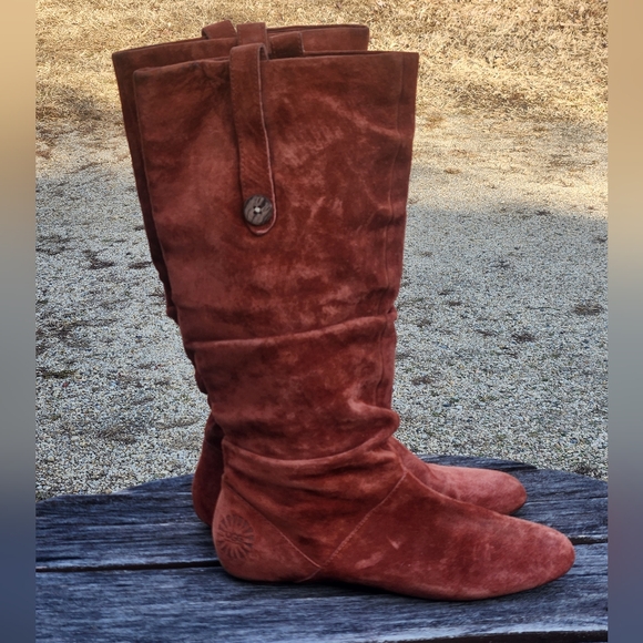 UGG Highkoo Tall Suede Leather Boots 5765 Slouchie Flat Snap Pull On 9 - Picture 1 of 7